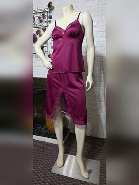VANITY FAIR | Fuchsia Lace-Trim Camisole & Slip Skirt